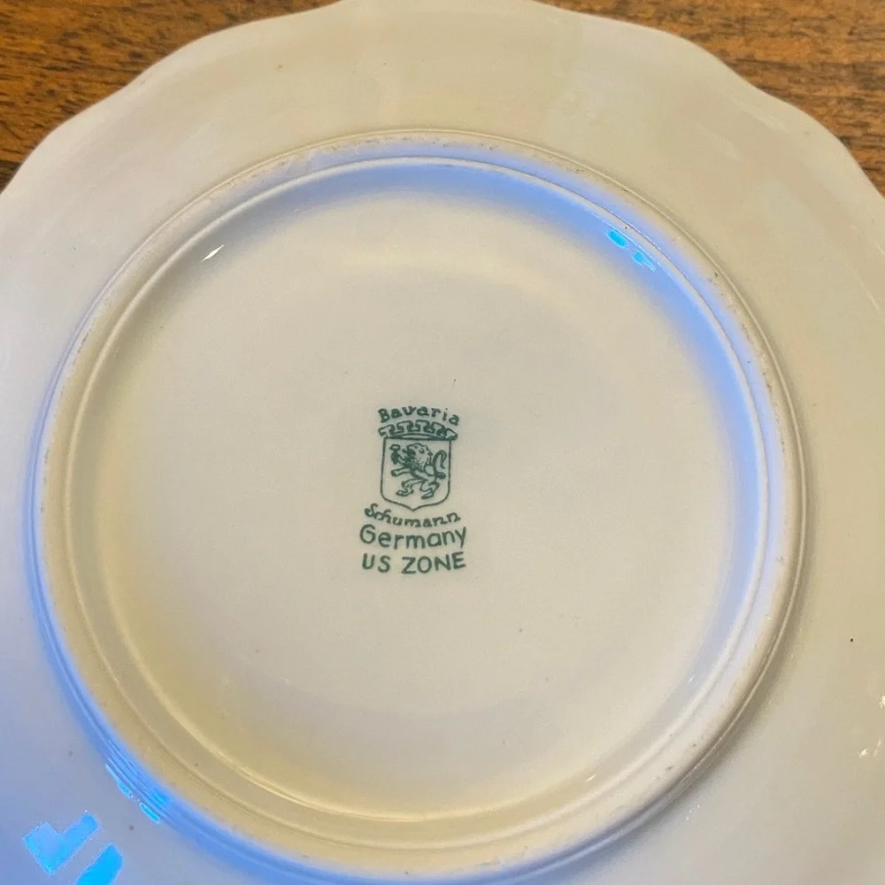 SCHUMANN BAVARIA Tea Cups and Saucers