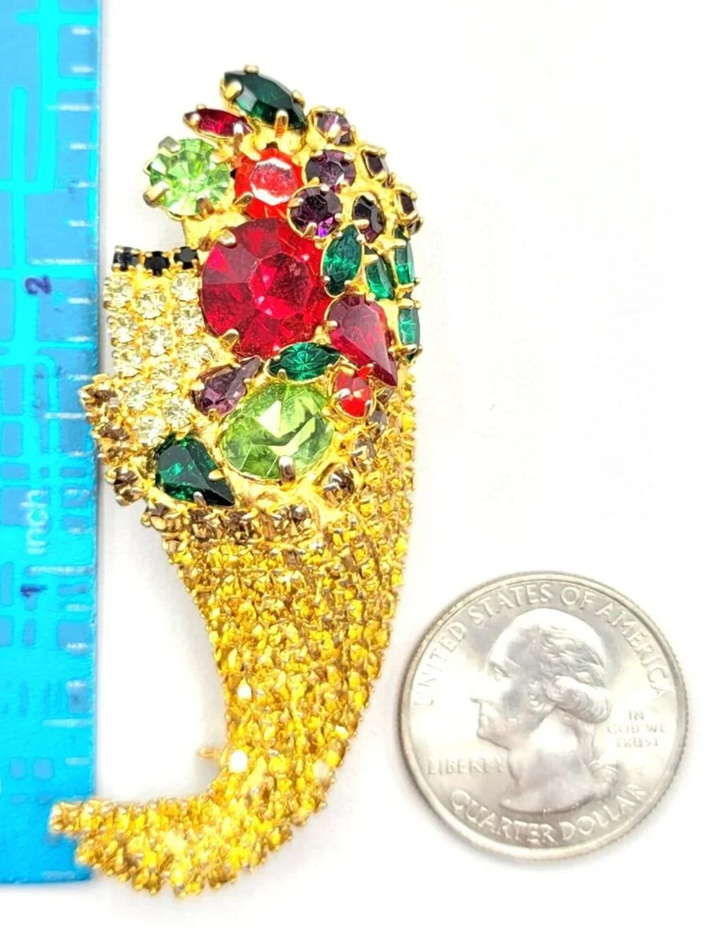 Unbranded gold tone