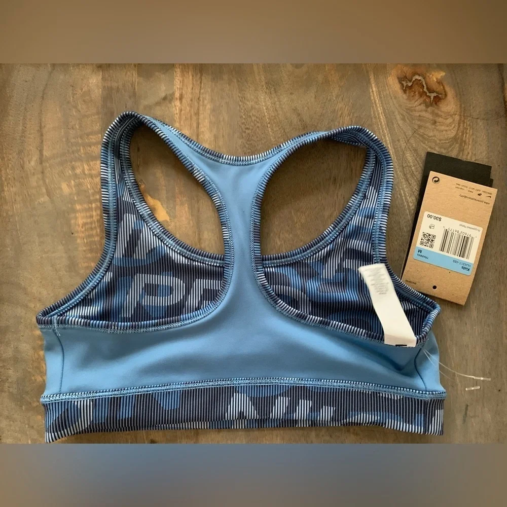 Nike girl’s swoosh