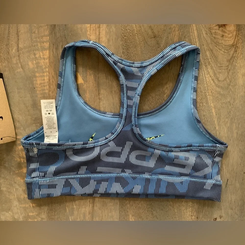 Nike girl’s swoosh
