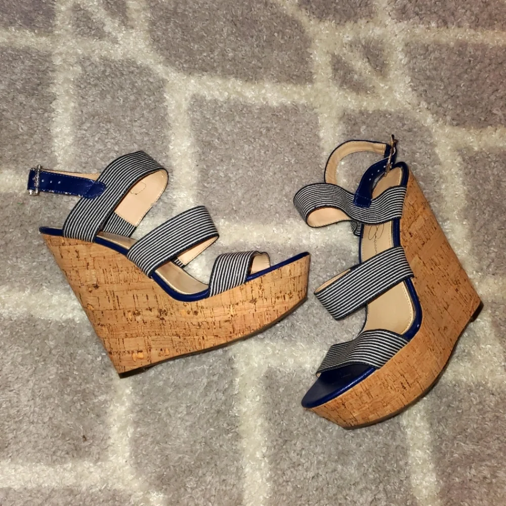 Jessica Simpson step out