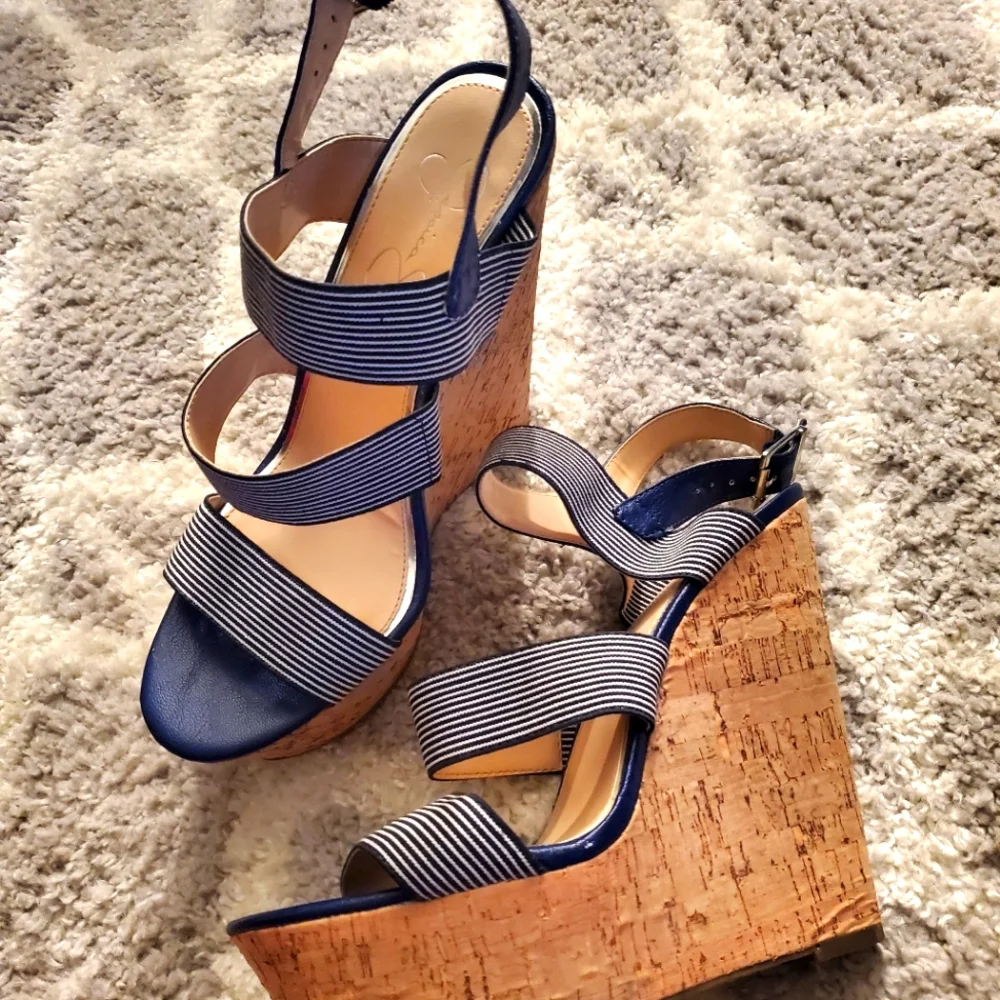 Jessica Simpson step out