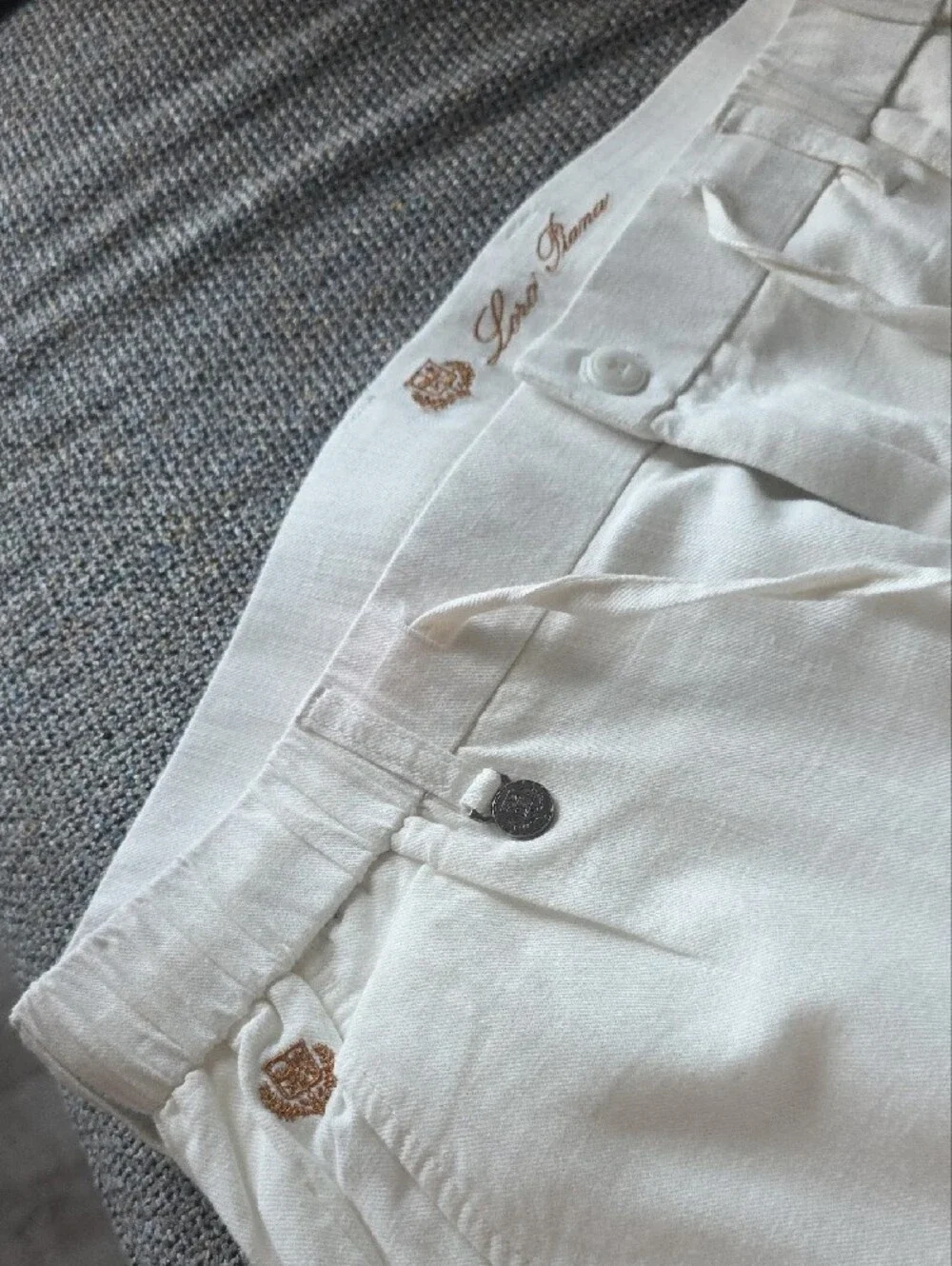 Loro Piana metal crest