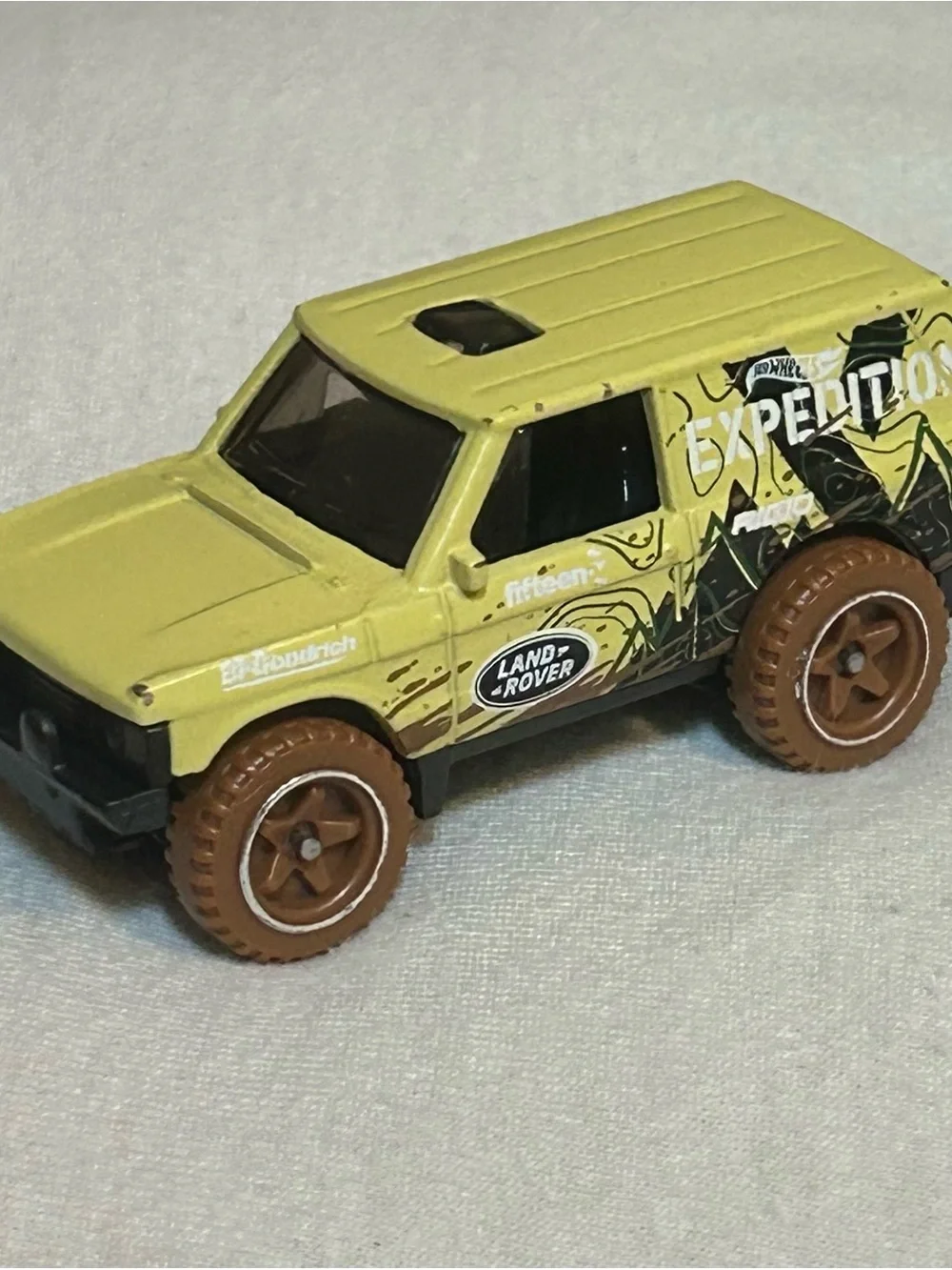 Hot Wheels 2022 Range Rover Classic - Mud Studs Series