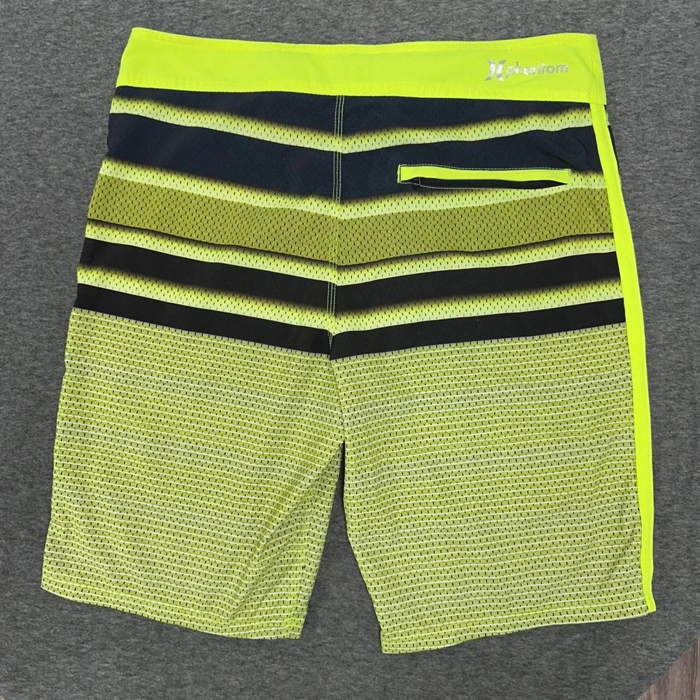 Hurley dive into