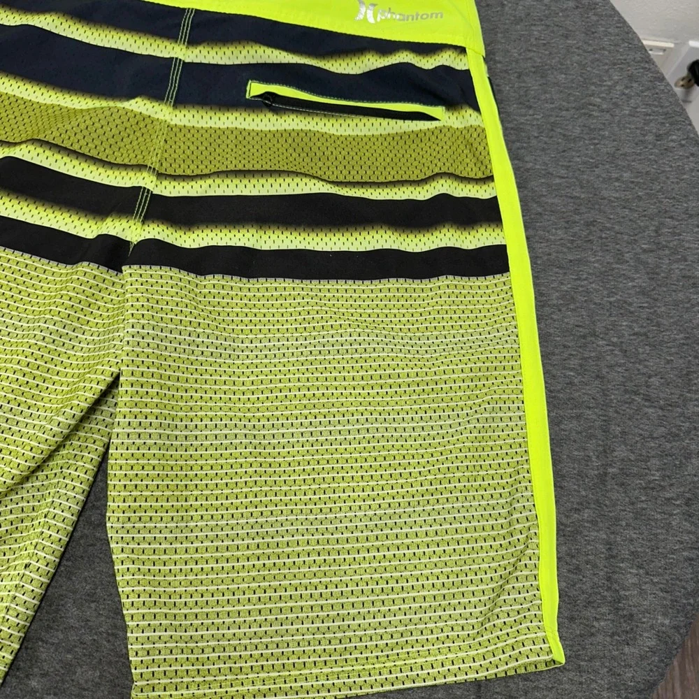 Hurley dive into