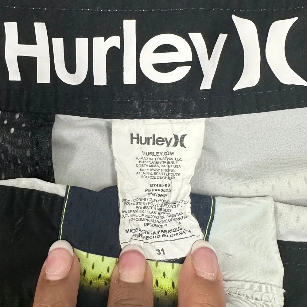 Hurley dive into
