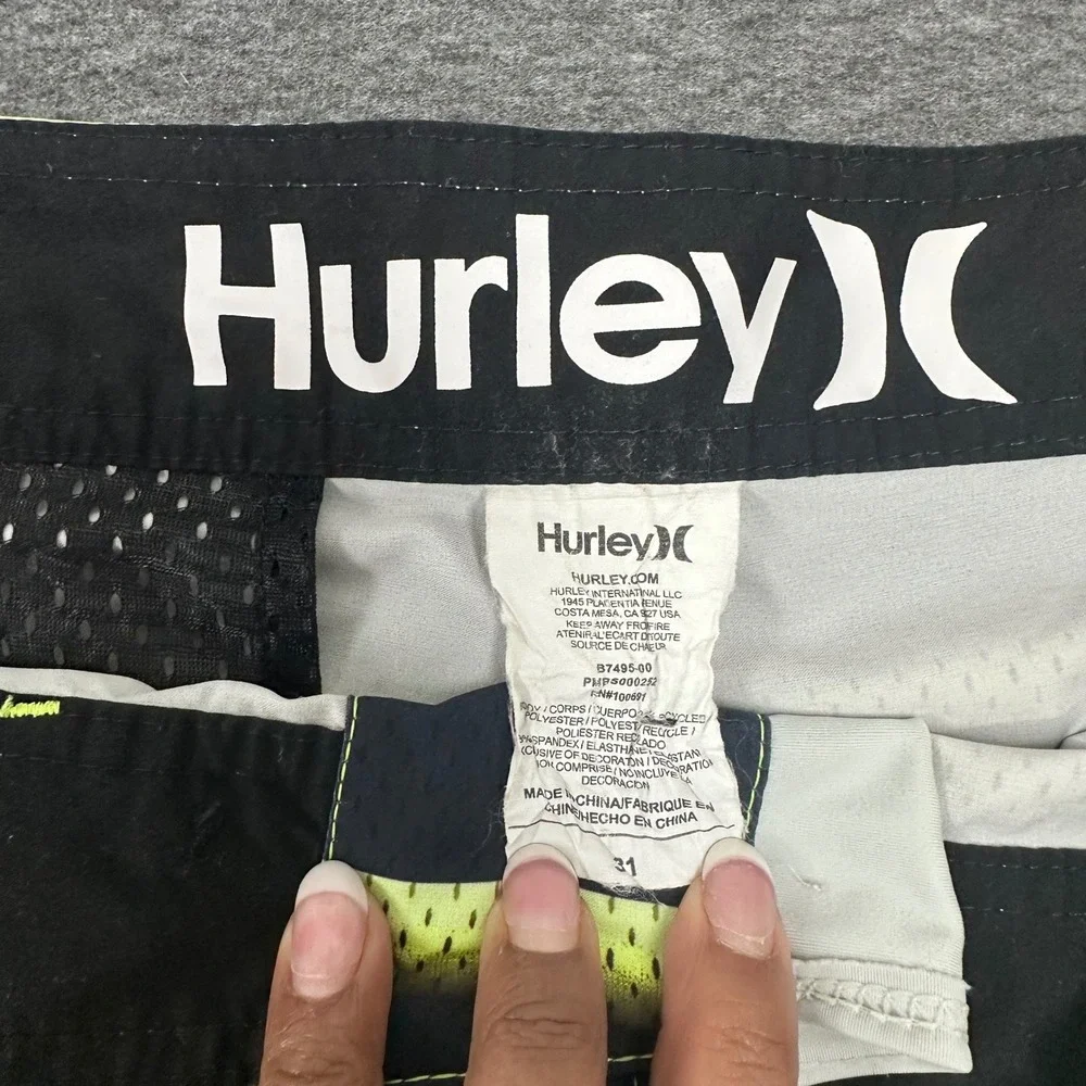 Hurley dive into