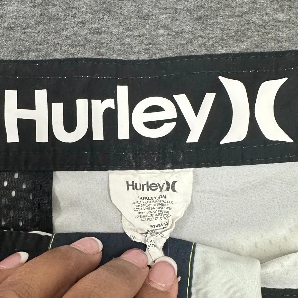 Hurley dive into
