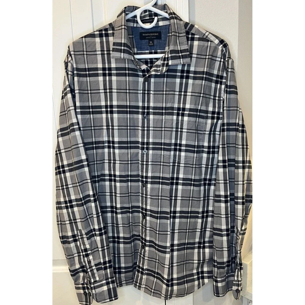 Banana Republic Untucked Men XL Plaid Button Up Shirt Organic Cotton Long Sleeve