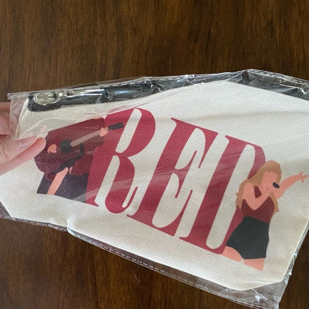 Taylor Swift this listing