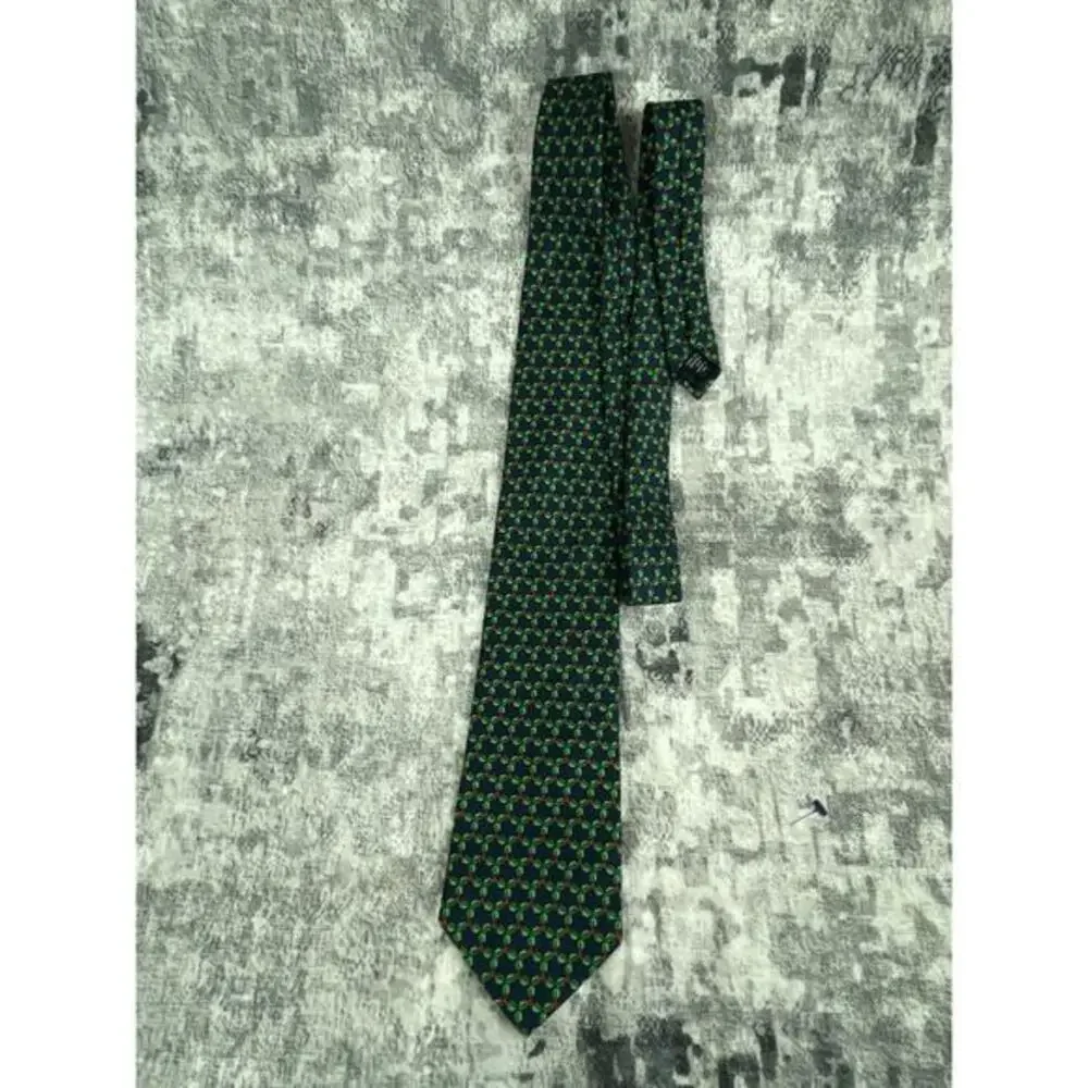Brooks Brothers Silk Holiday Mistletoe Print Necktie‎ Classic Preppy Style