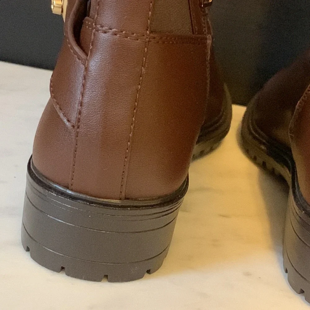 Coach •• new