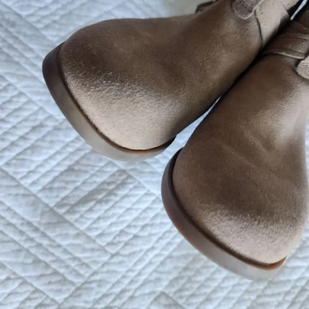 Koolaburra by UGGS  suede leather boots