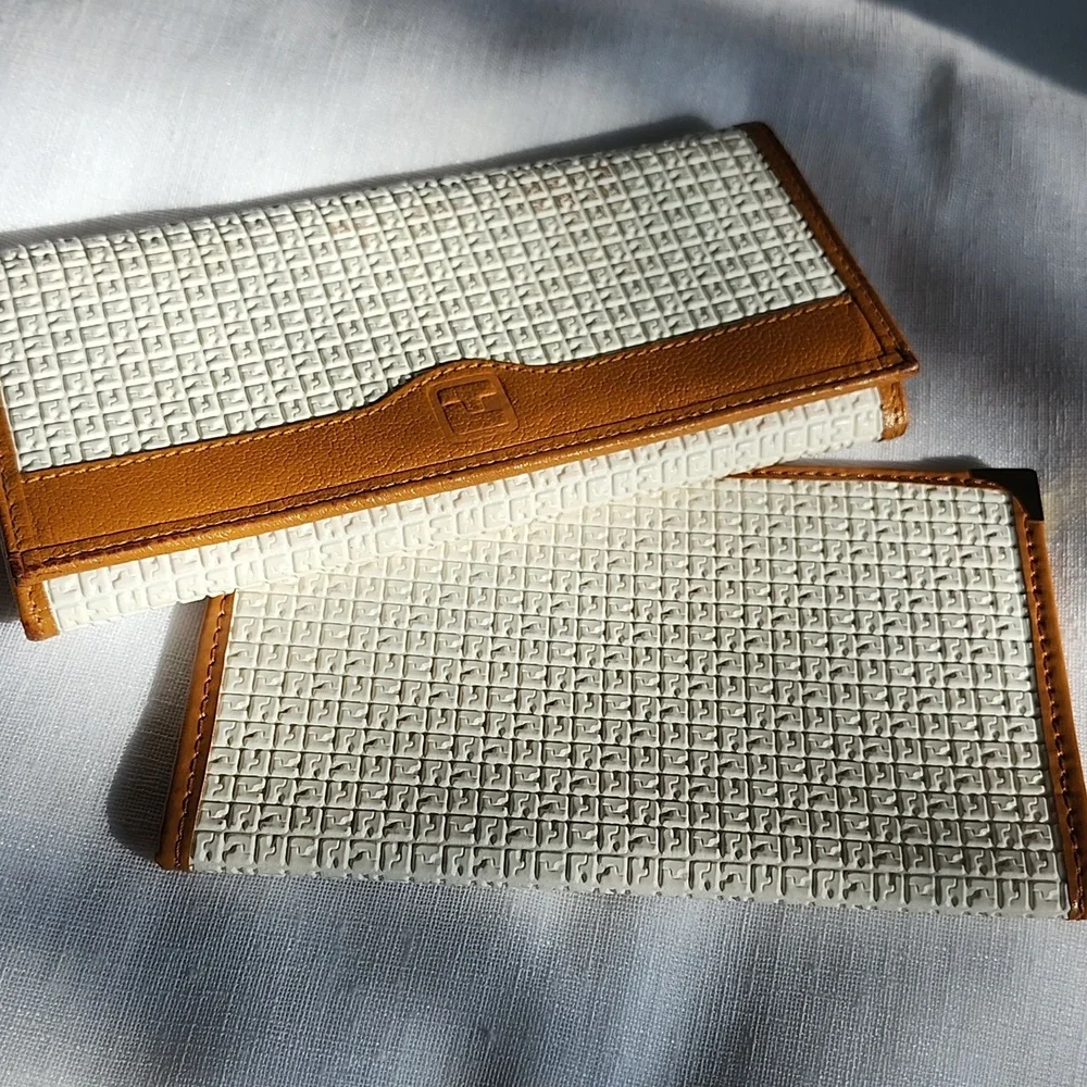 White Woven-Texture Women's Wallet Set with Tan Trim