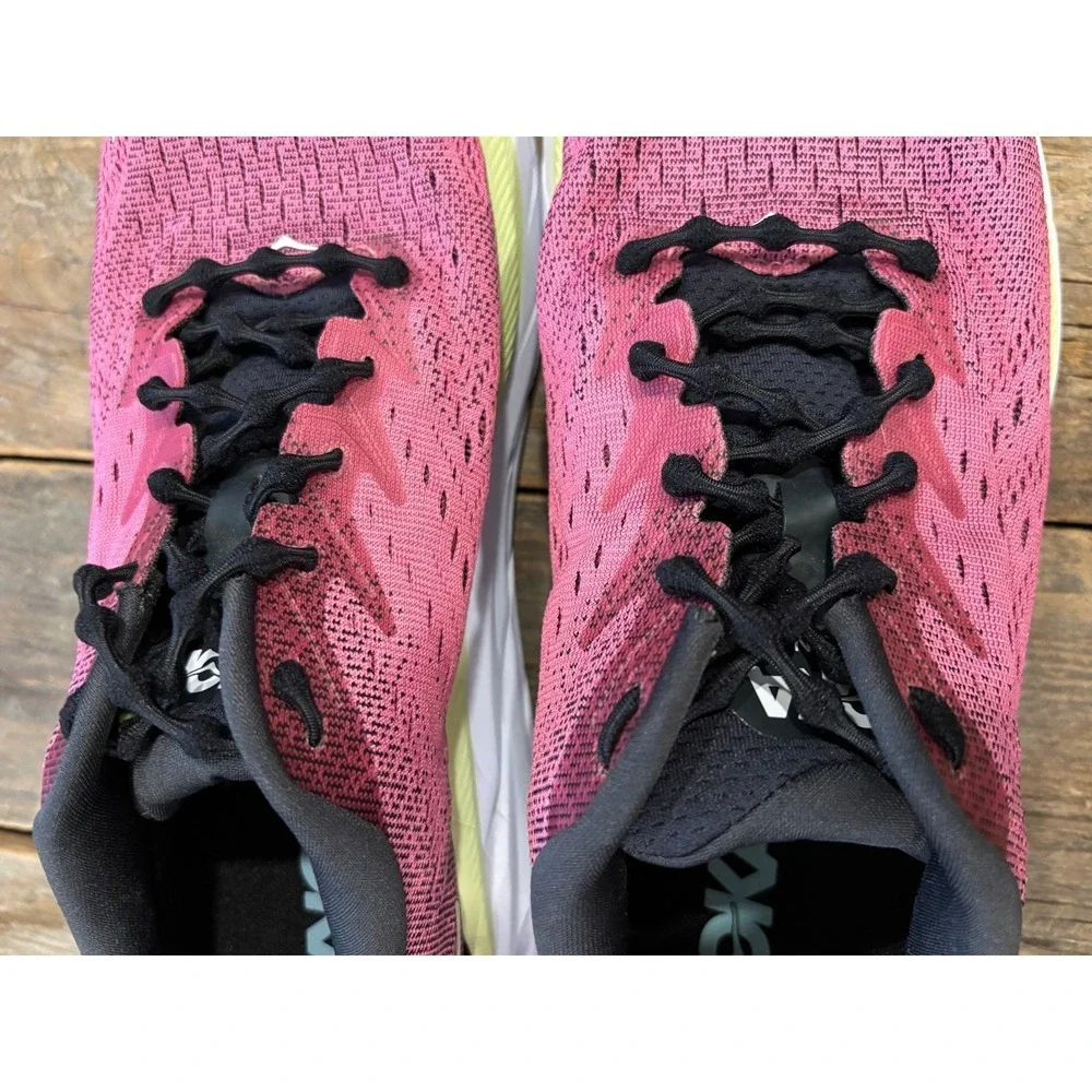 Hoka One One purple smoker size
