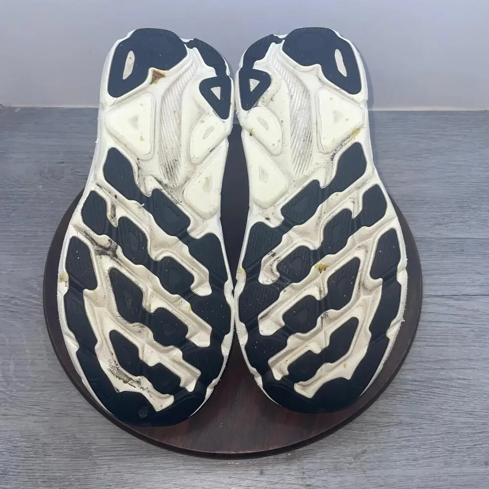 Hoka One One hoka one