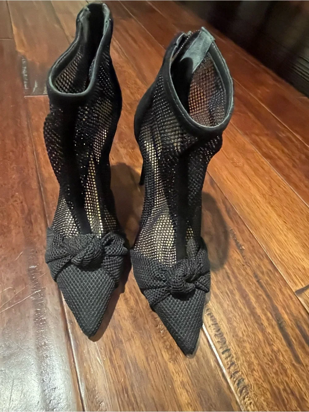 SCHUTZ pointed toe