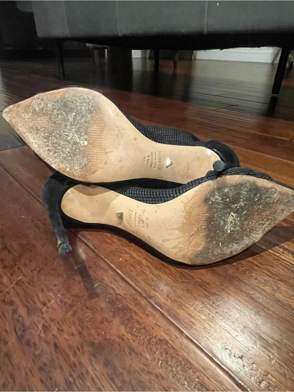 SCHUTZ pointed toe