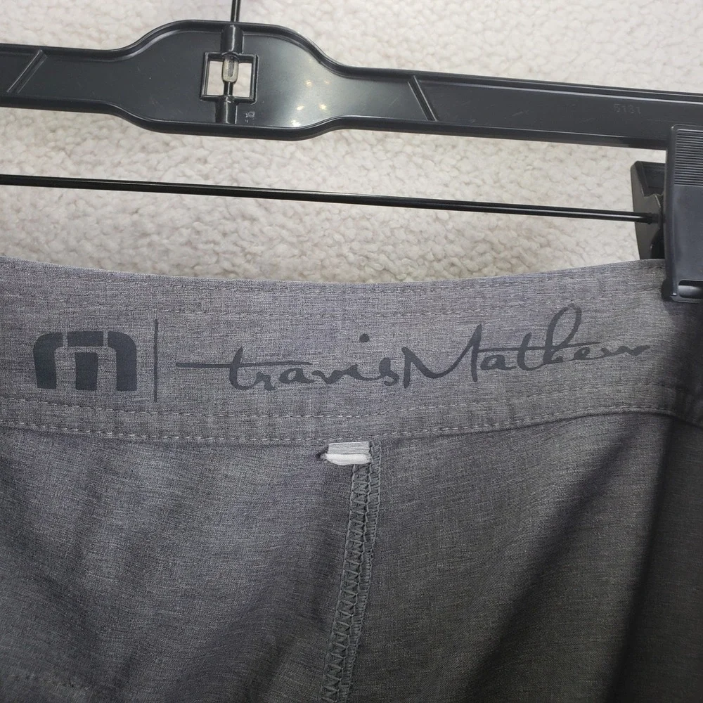 Travis Mathew casual closure