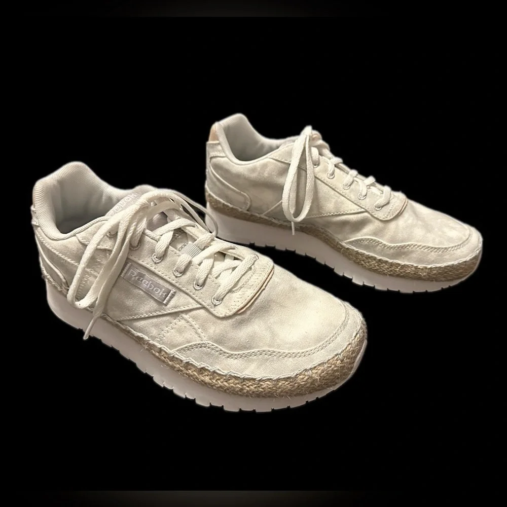 Reebok Women's Classic‎ Harman Run Cross Trainer- like new