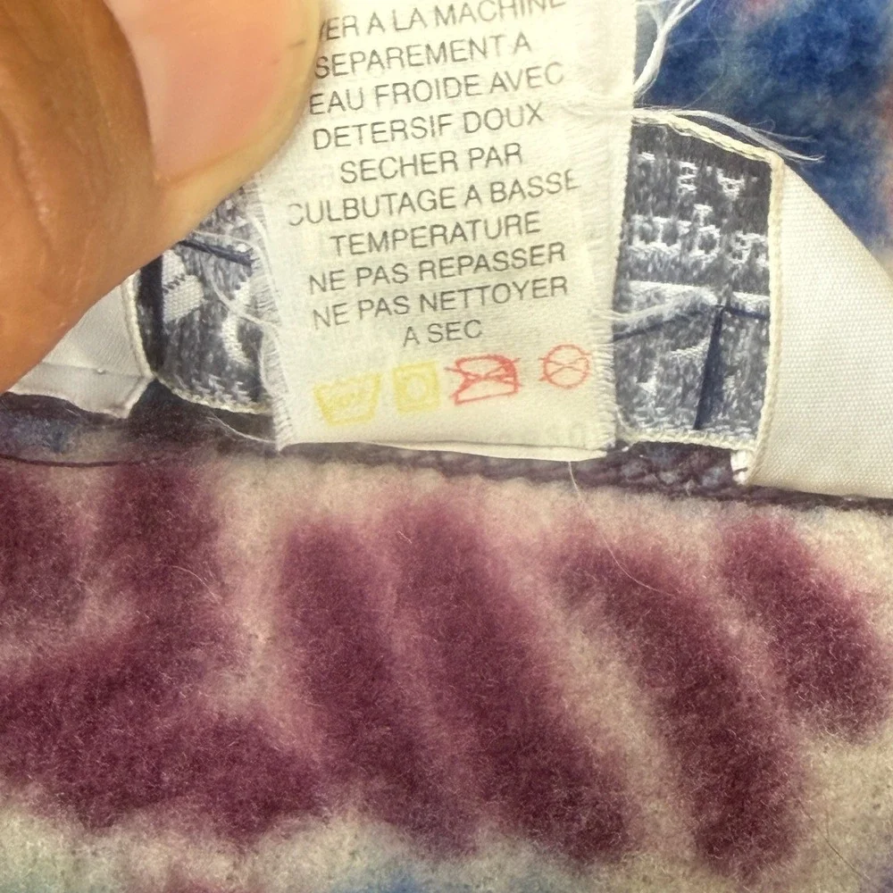 Columbia include polyester loops