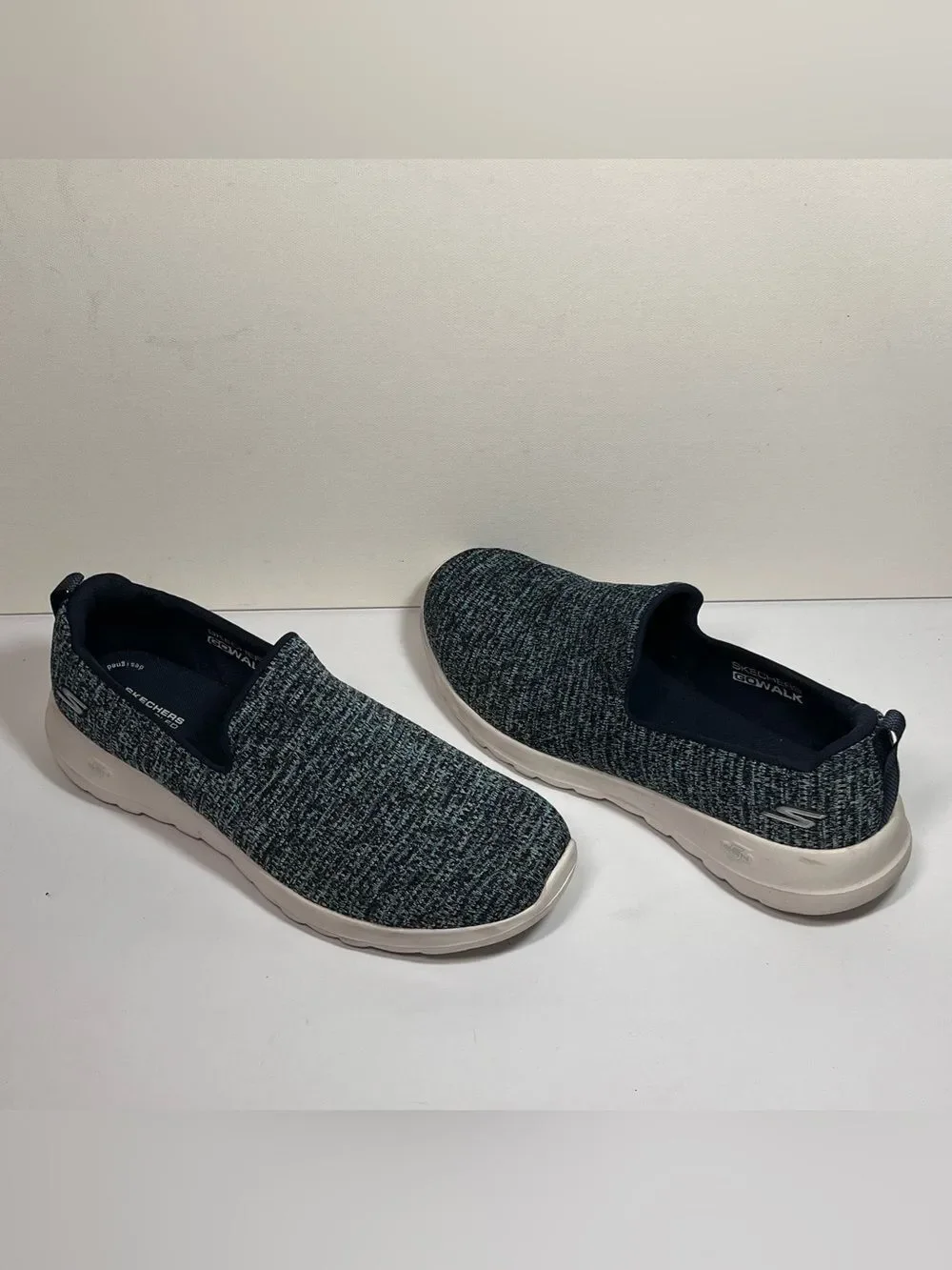 Skechers everly two