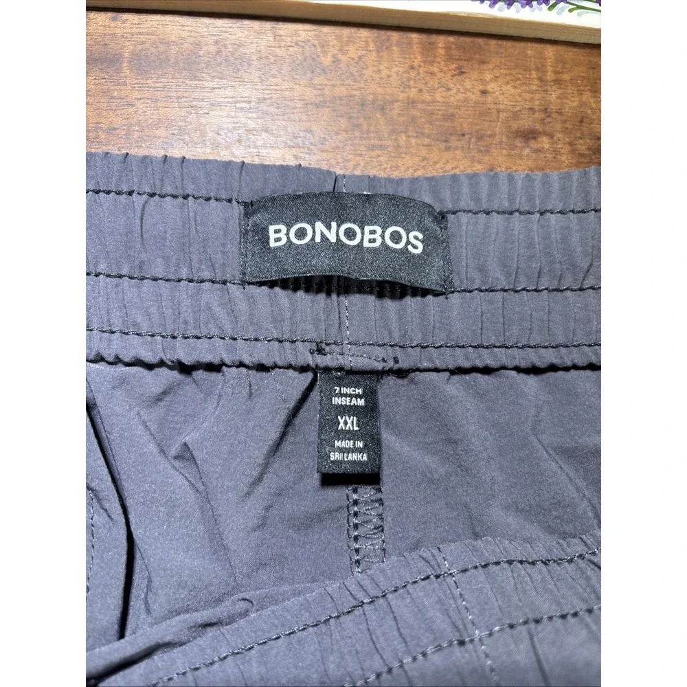 Bonobos men swim