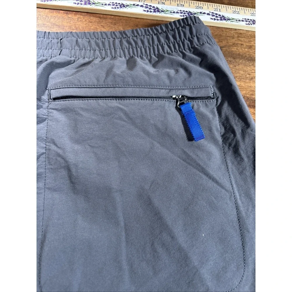 Bonobos men swim