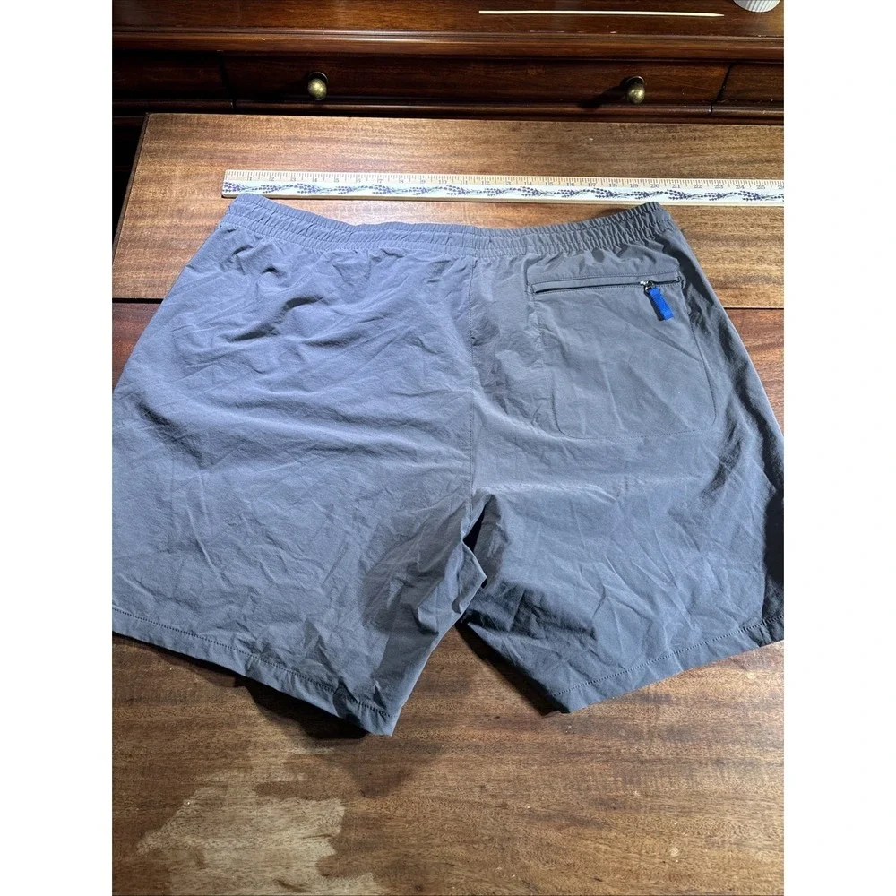Bonobos men swim