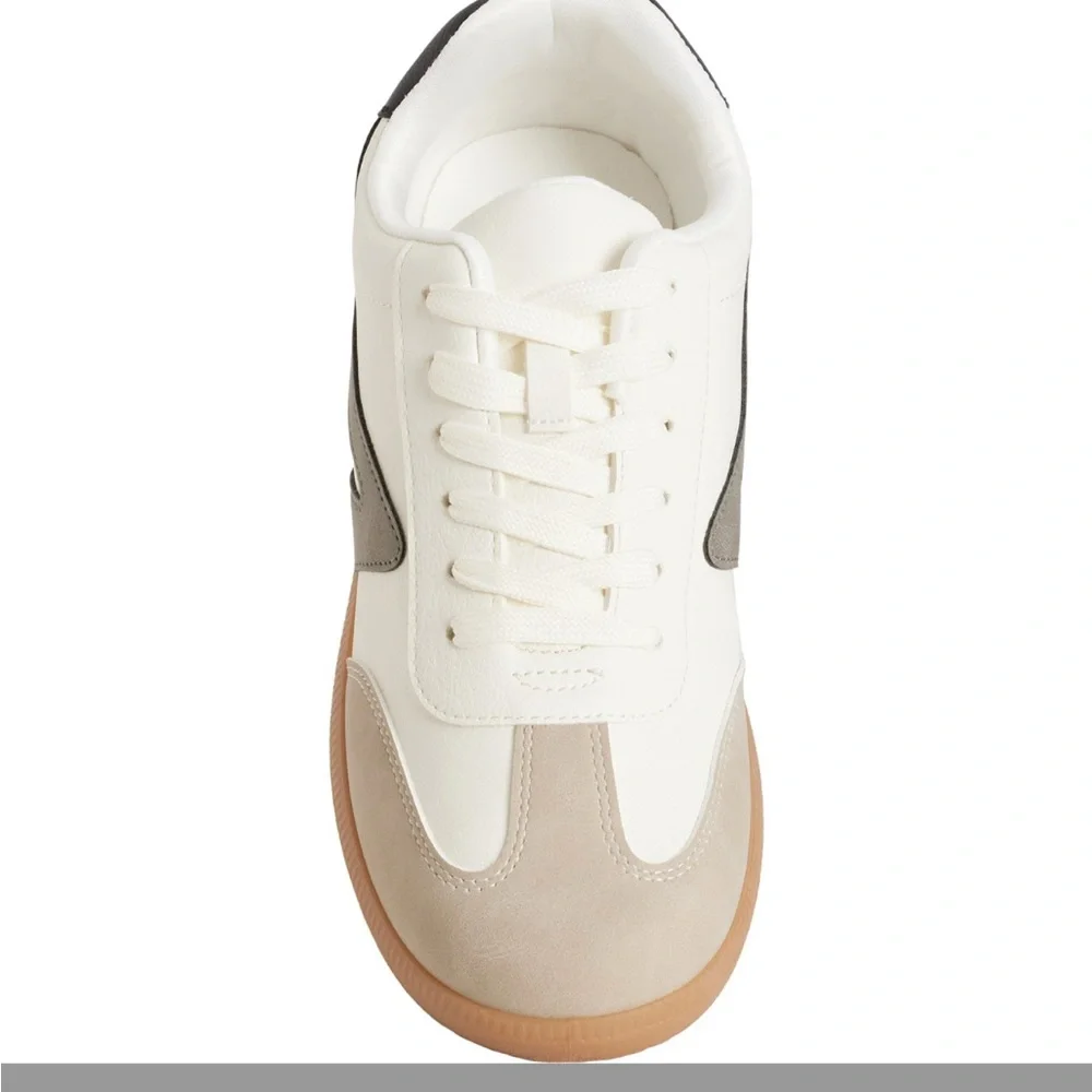 DV by Dolce Vita White, Gray, Tan Low-Top Sneakers