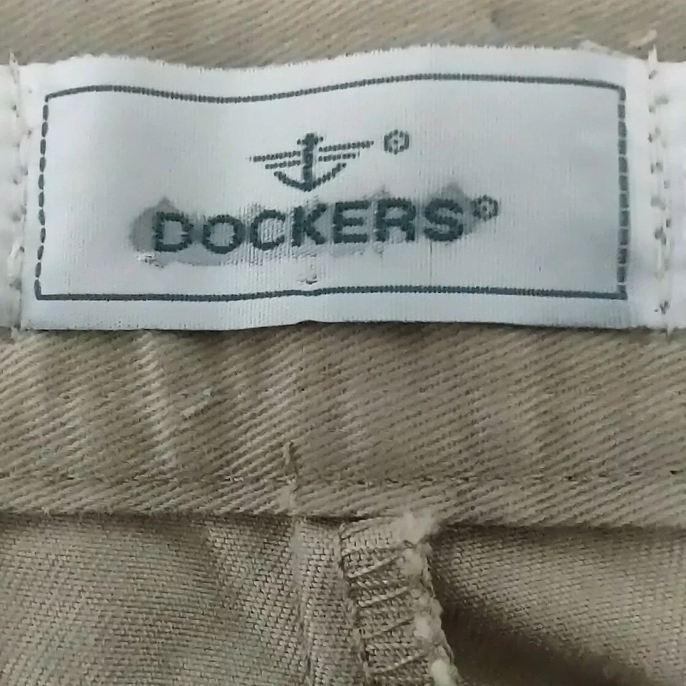 Dockers Pants Men's Size 30x30 Beige Irregular Classic Fit Flat Front‎ Stretch