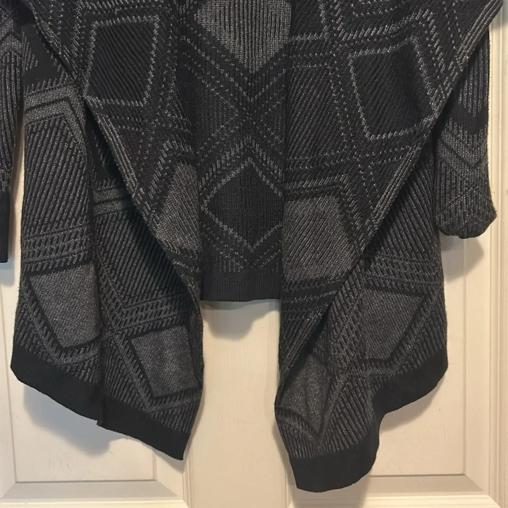 Repartee black gray