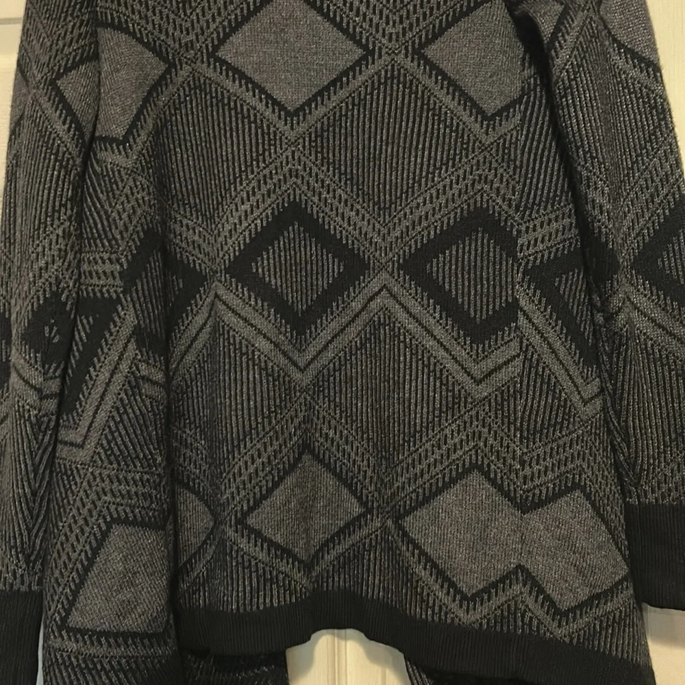 Repartee black gray