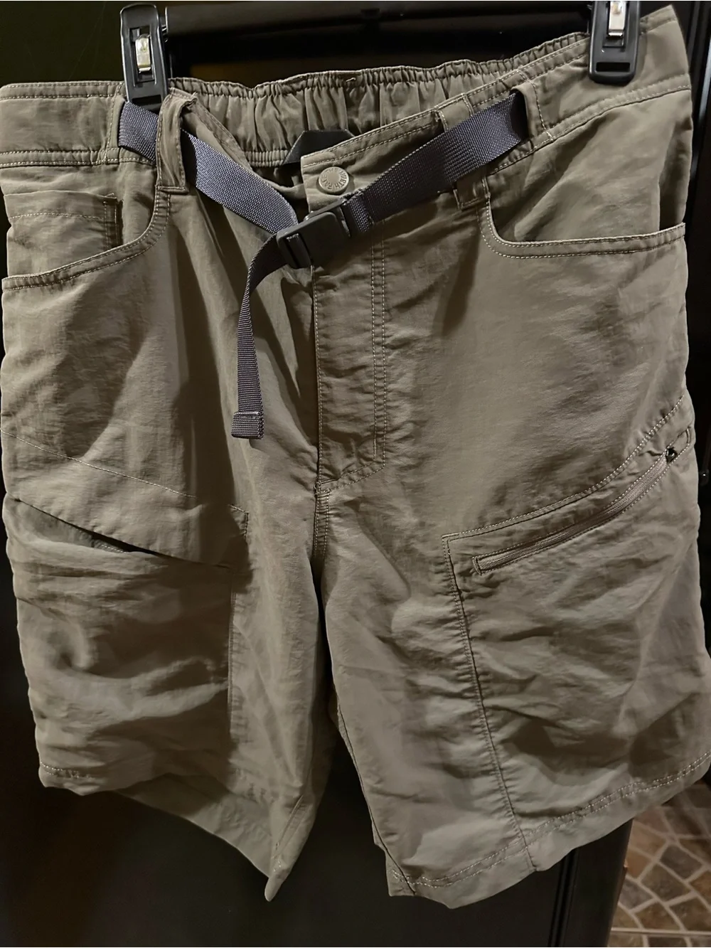The North Face Mens Medium Paramount Trail Cargo Hiking Shorts Olive Green Belt