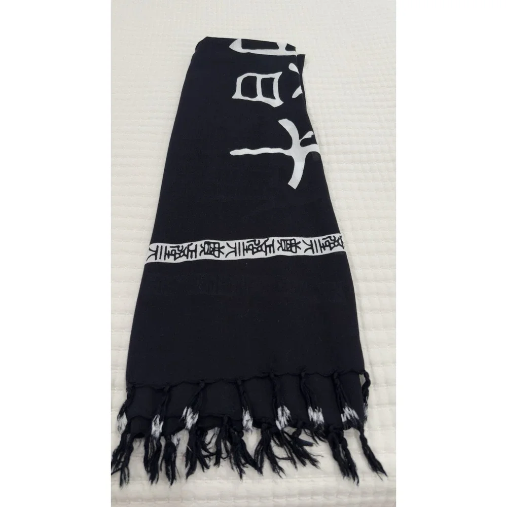 The Unbranded Brand beautiful black