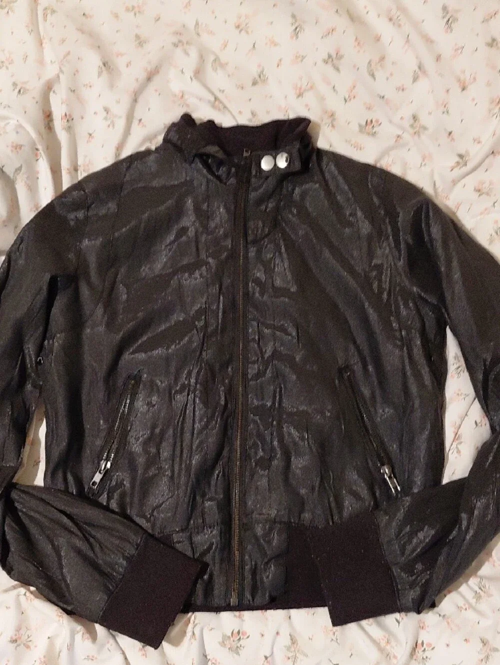 Iris Basic sleek black