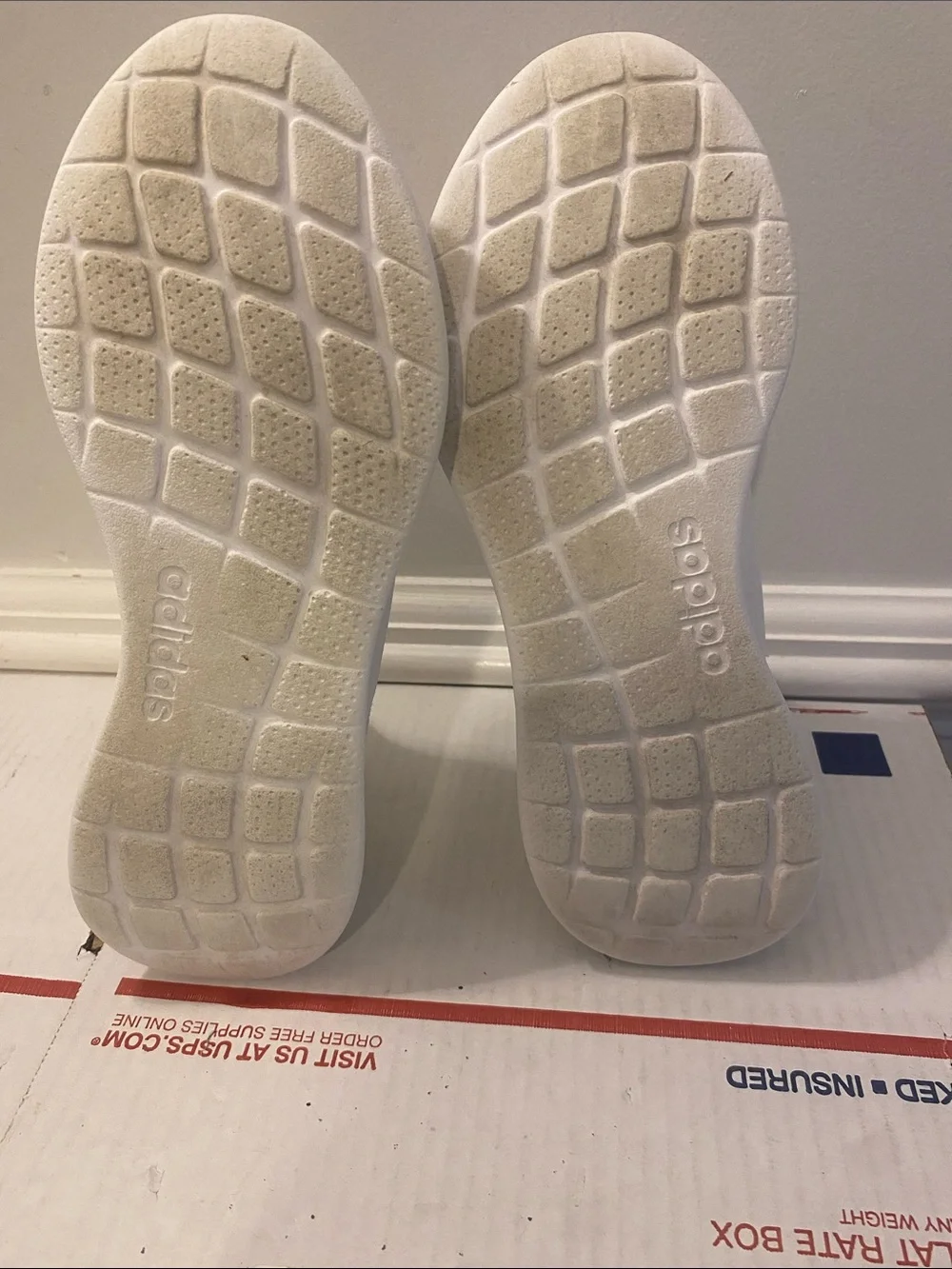 Adidas size 7.5 sneakers good condition