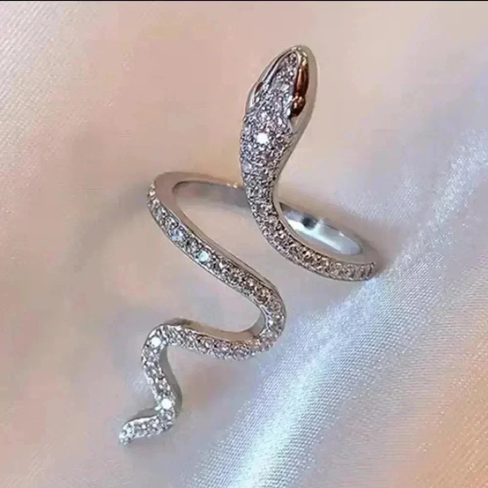 Snake Hot sexy ring size is adjustable 6 to 9