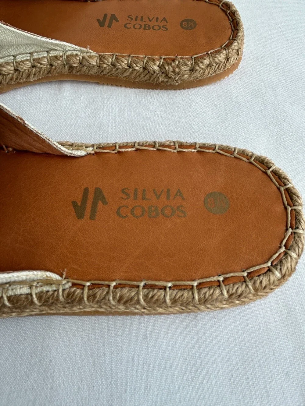 Silvia Cobos silvia cobos