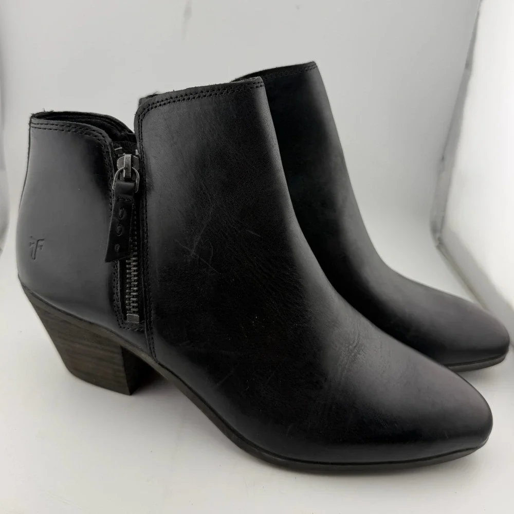 Frye Judith Double Zip Ankle Boots 8M‎ Black Leather Pointed Toe FR40838