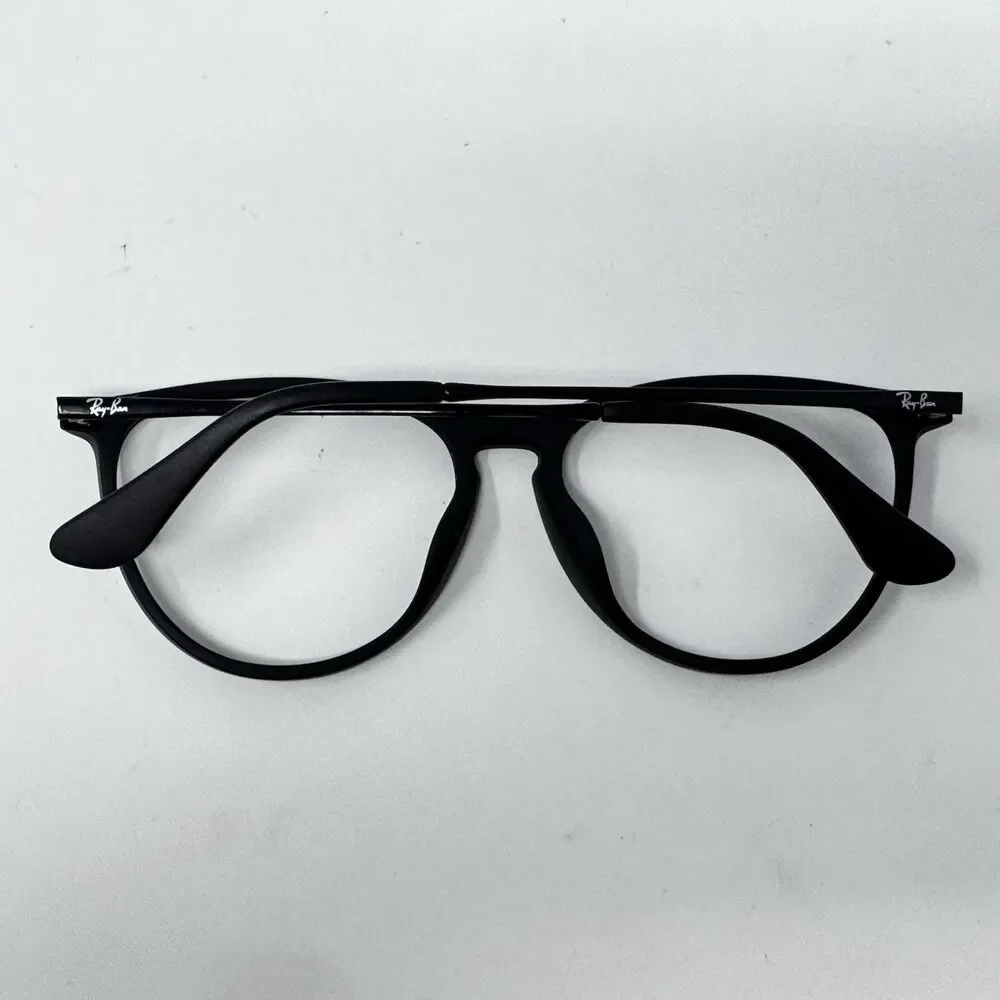 Ray-Ban but scuffs