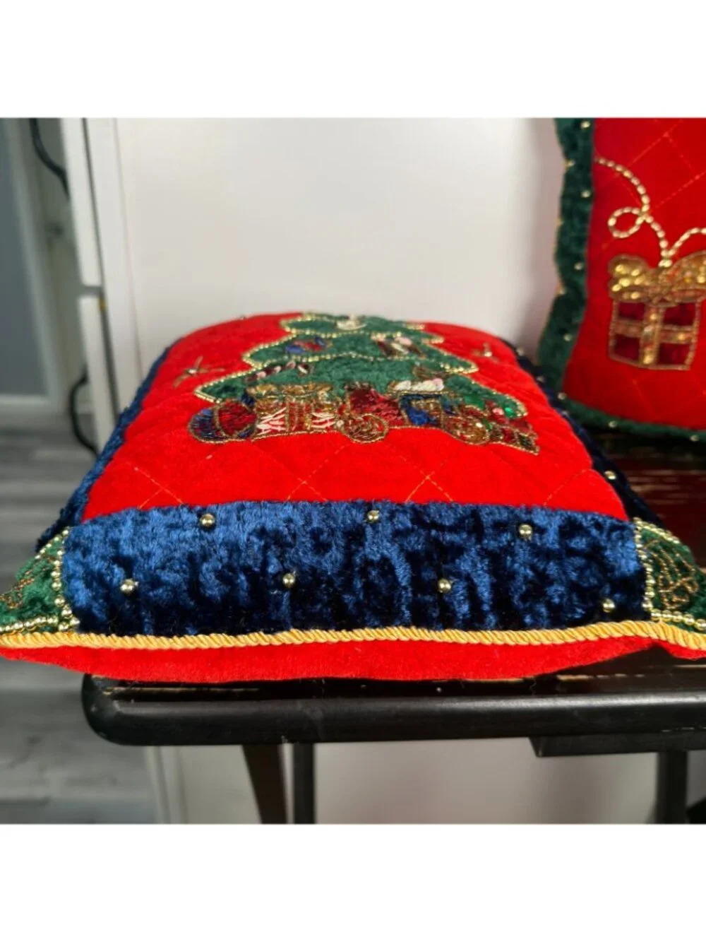 Unbranded wear sequin
