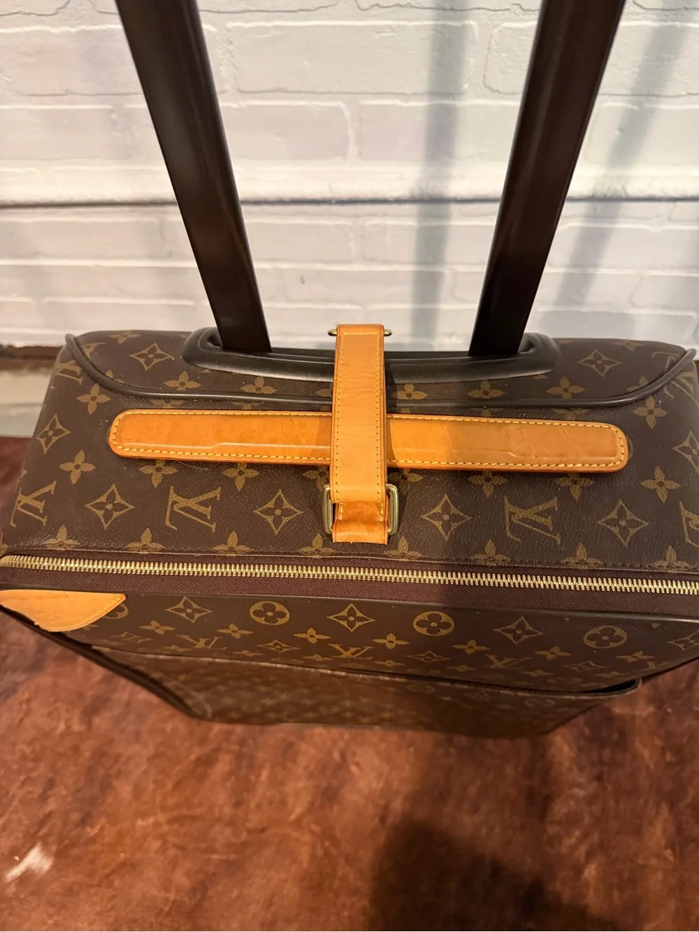 Louis Vuitton classic louis