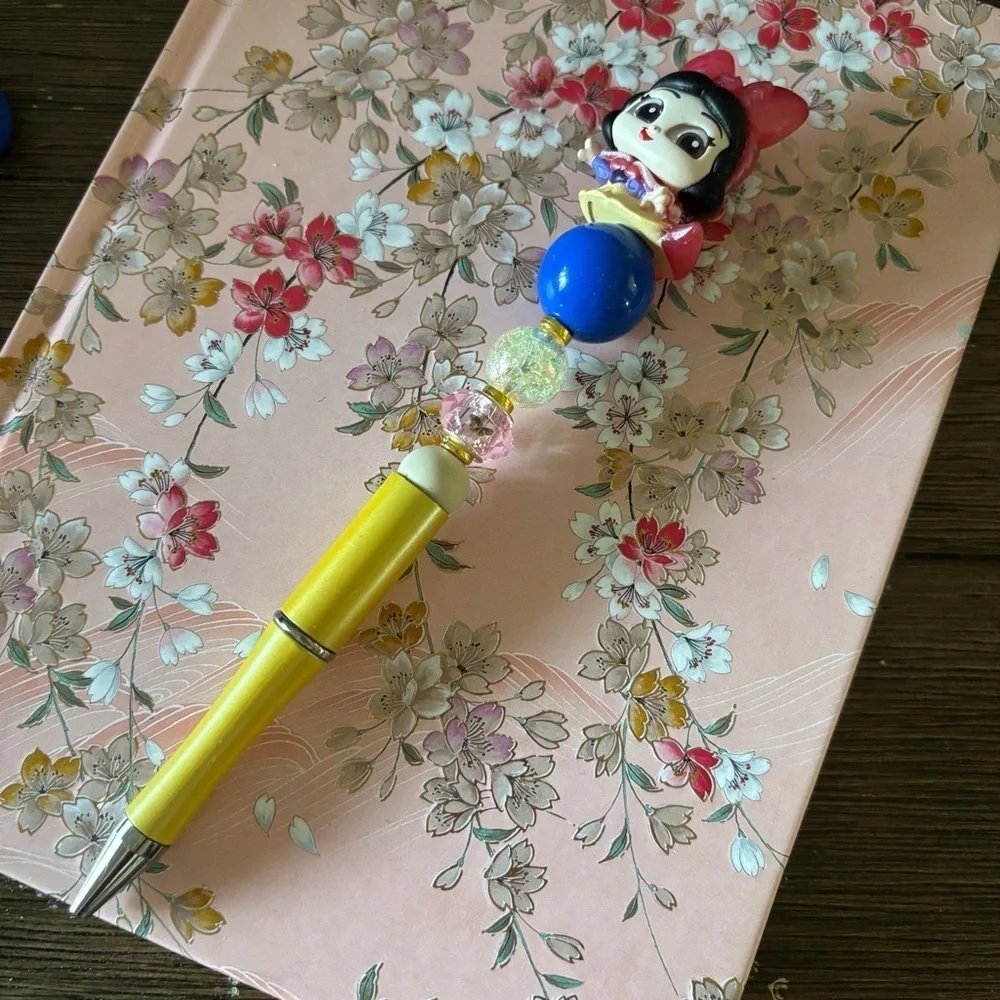 studio 120 pen snow disney