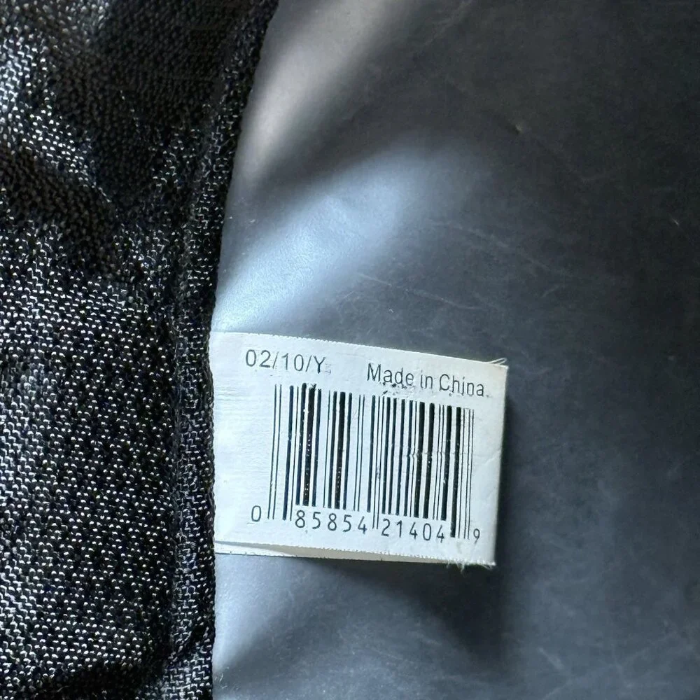 Thule letters peeling