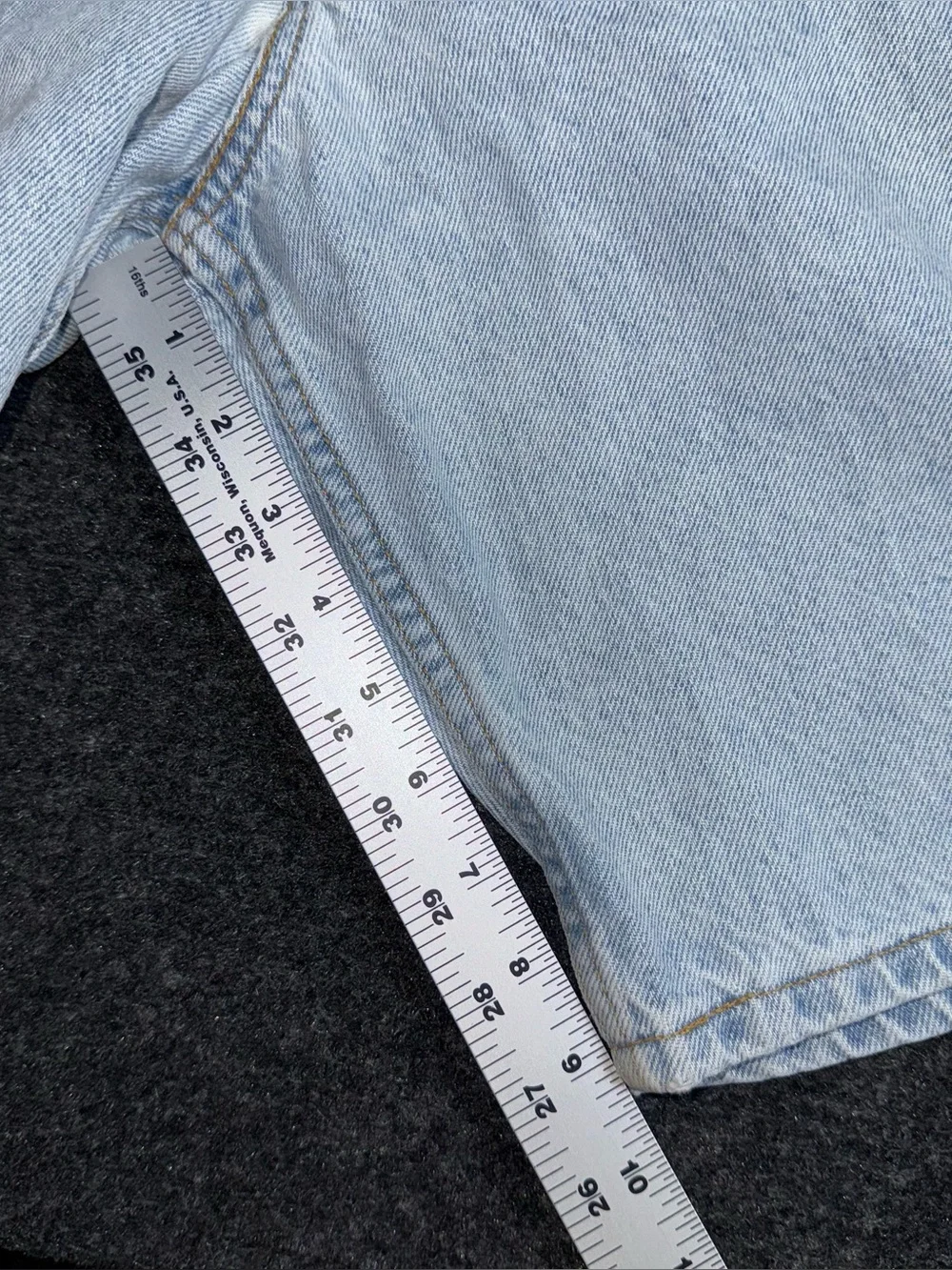 Vtg 90s Levi’s 550 Relaxed Orange Tab Denim Shorts Light Wash 27 (tag 29) Jorts