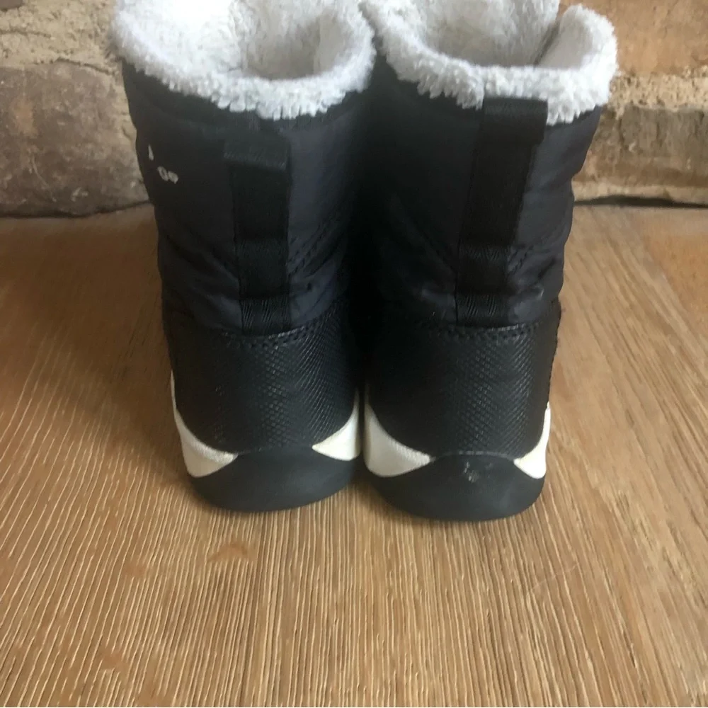 Sorel still lot