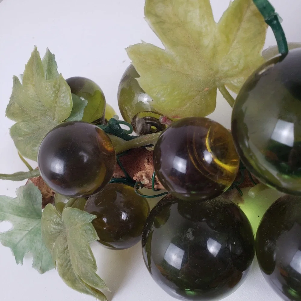 N/A vintage lucite