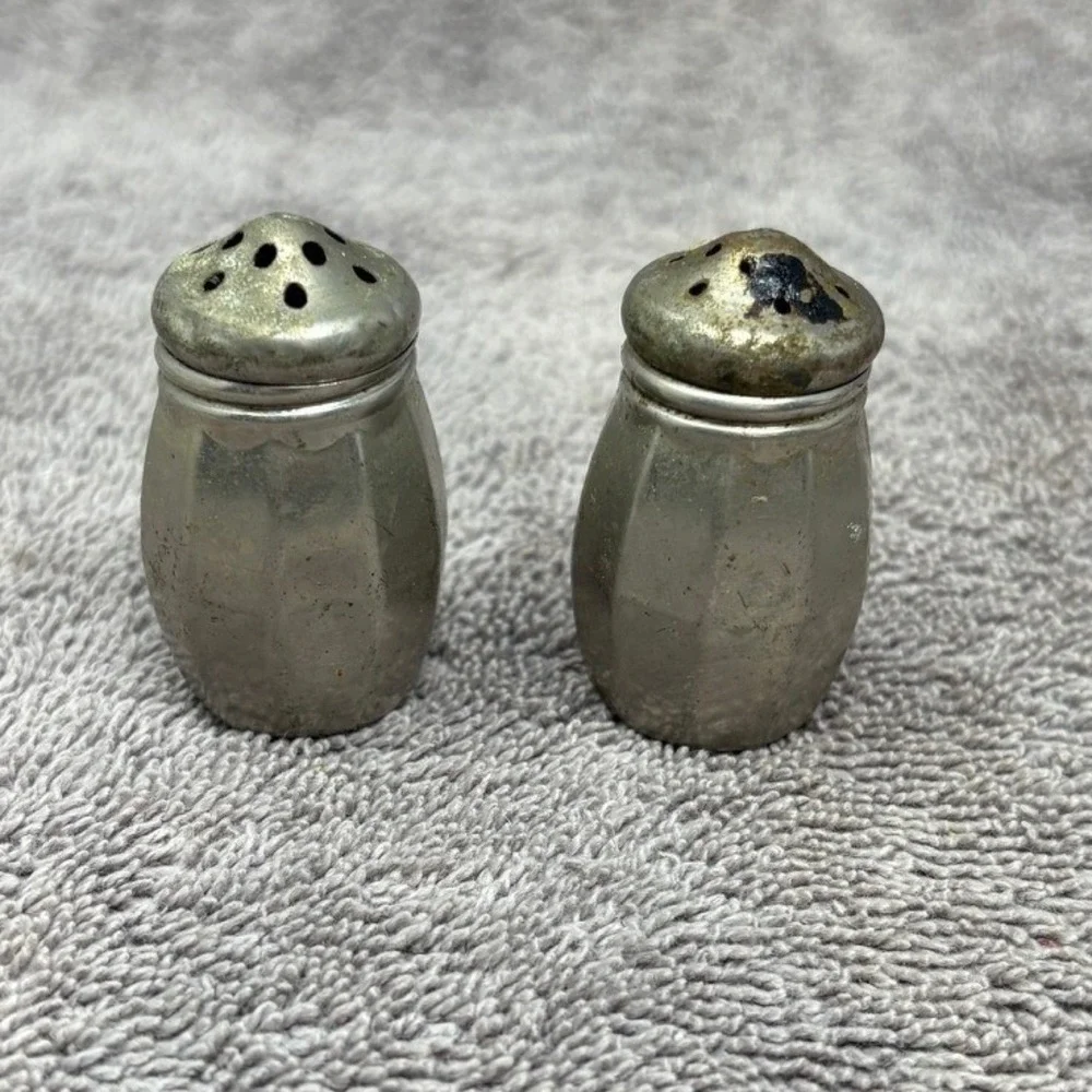 Vintage 1940s Baronial Plate Mini Silverplate Salt Pepper Shakers 1.5